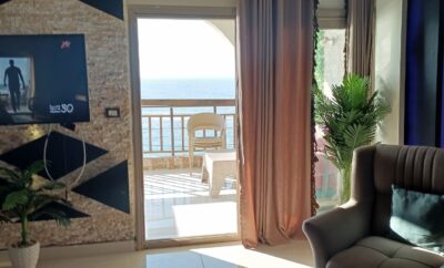 شقة فاخرة للإيجار اليومي في الإسكندرية – 3 غرف وإطلالة بحرية في المندرة